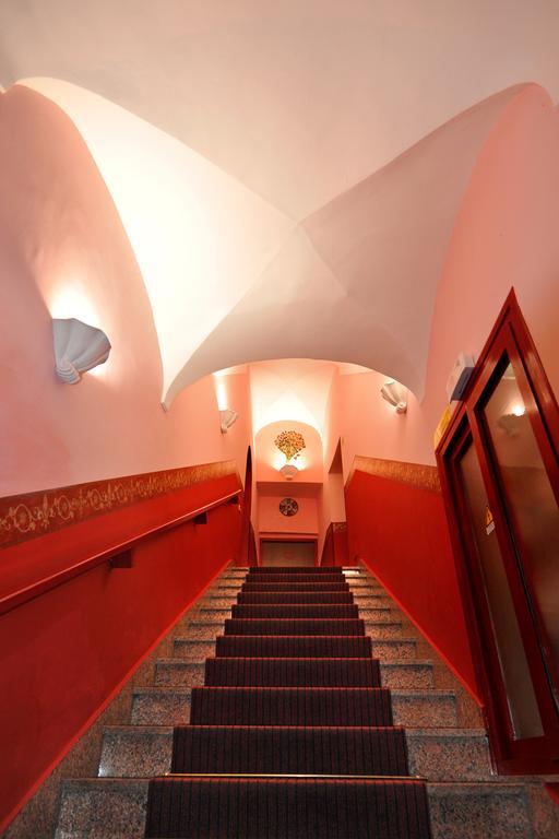 Bed and Breakfast Palazzo Rosa Фрозіноне Екстер'єр фото