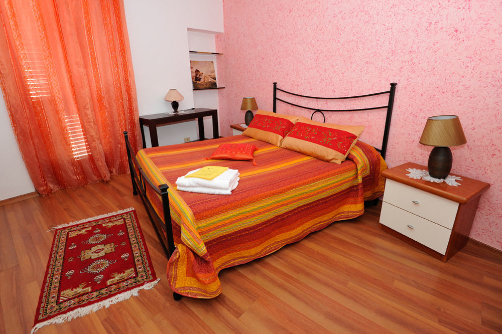 Bed and Breakfast Palazzo Rosa Фрозіноне Екстер'єр фото