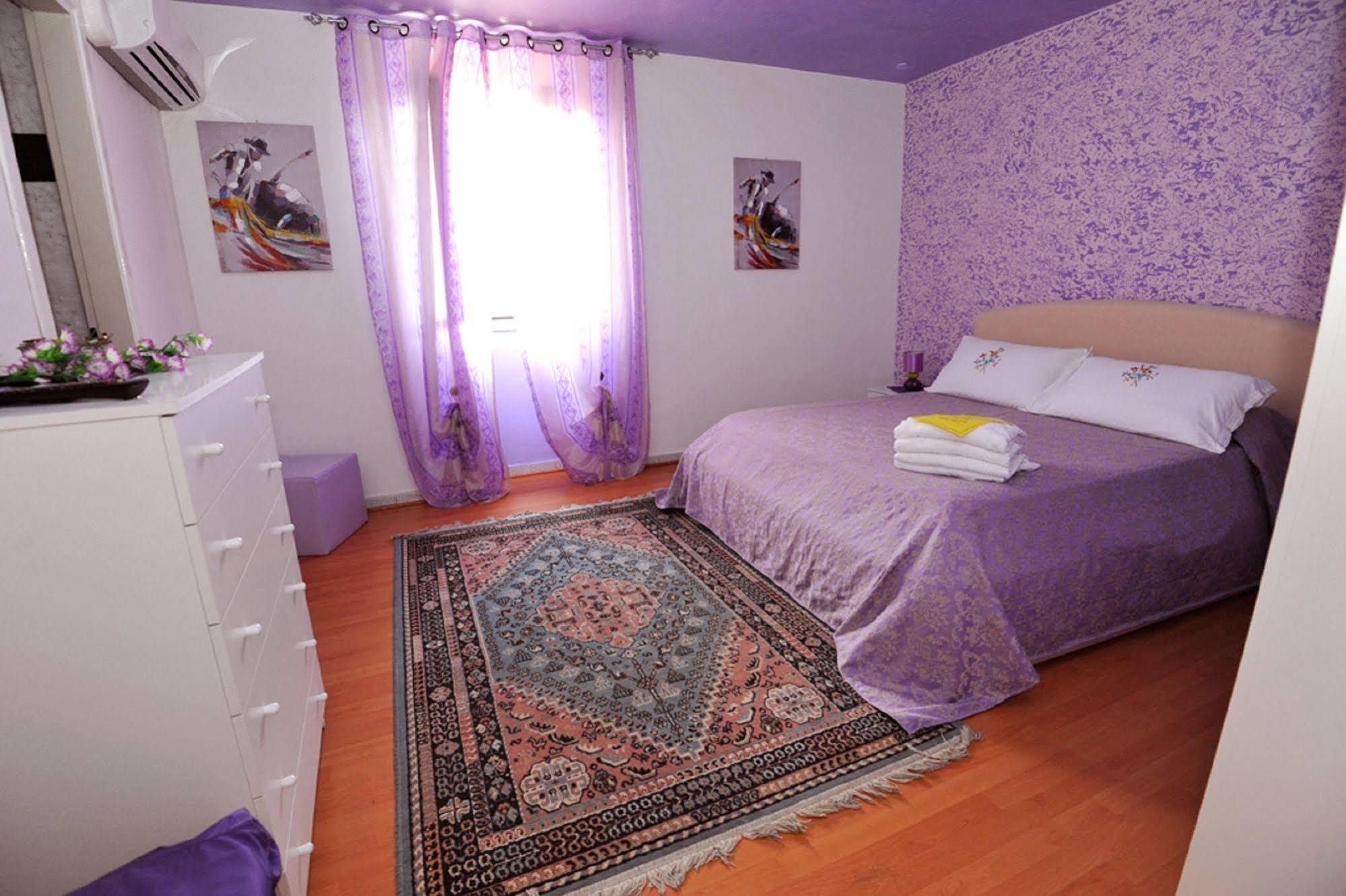 Bed and Breakfast Palazzo Rosa Фрозіноне Екстер'єр фото