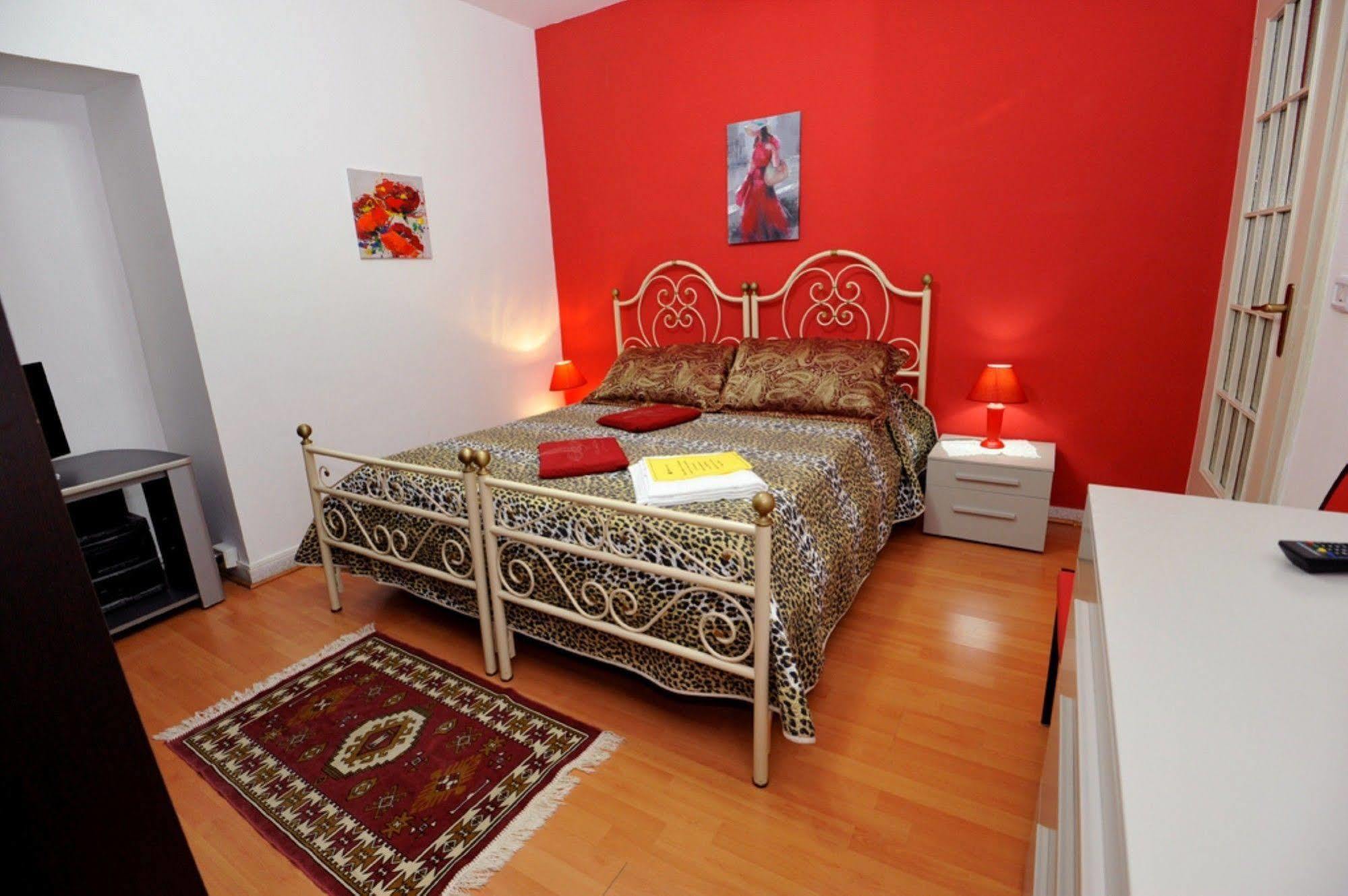 Bed and Breakfast Palazzo Rosa Фрозіноне Екстер'єр фото